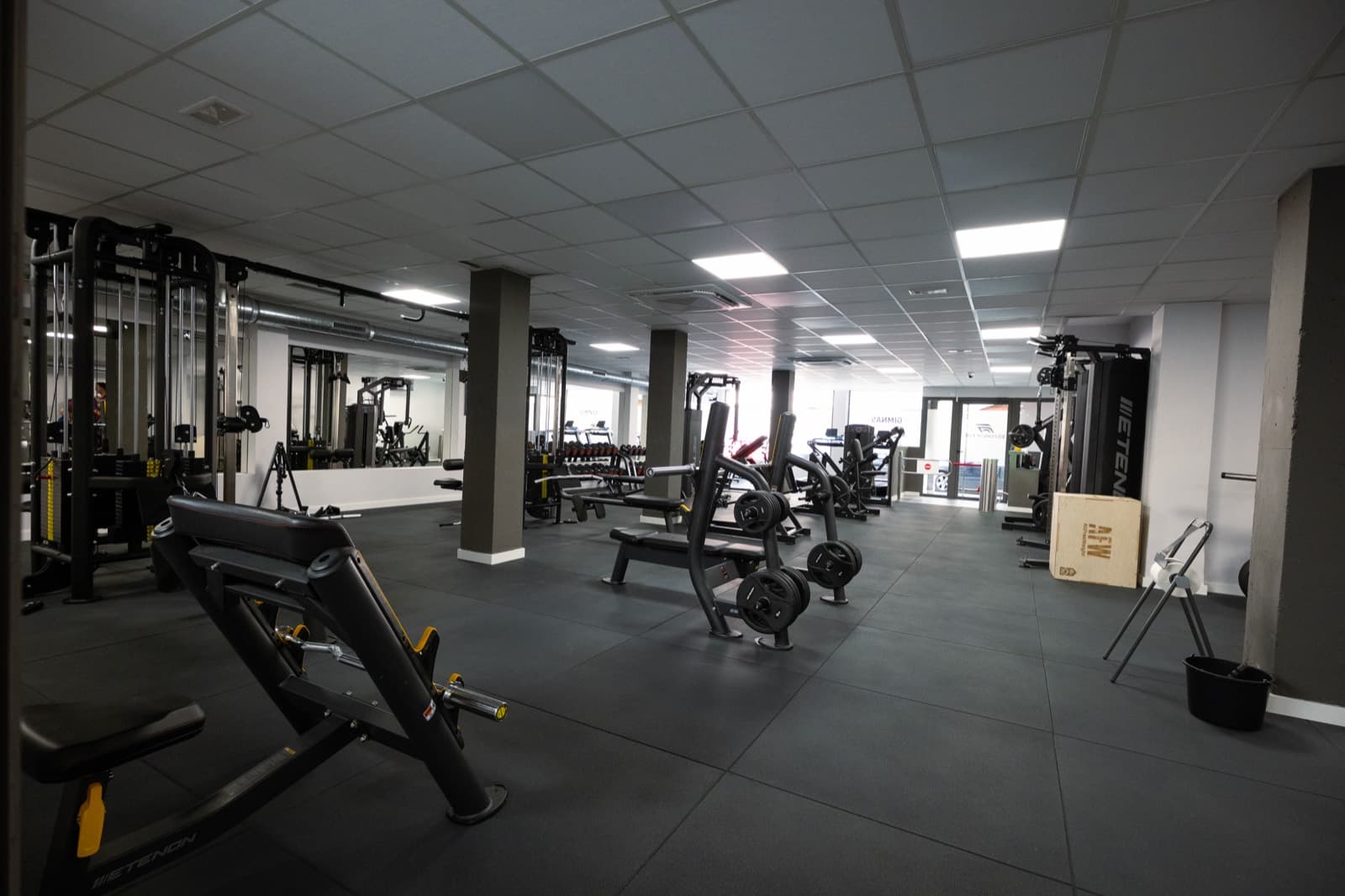 Interior del centro de entrenamiento Esforça't AF en Binissalem